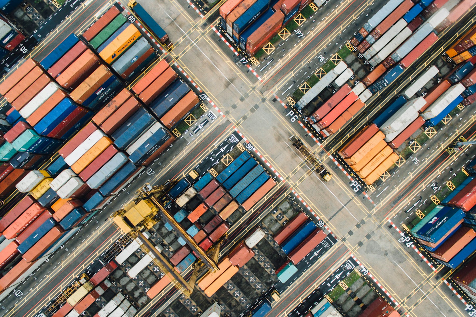 Stuffing, unstuffing and container handling
